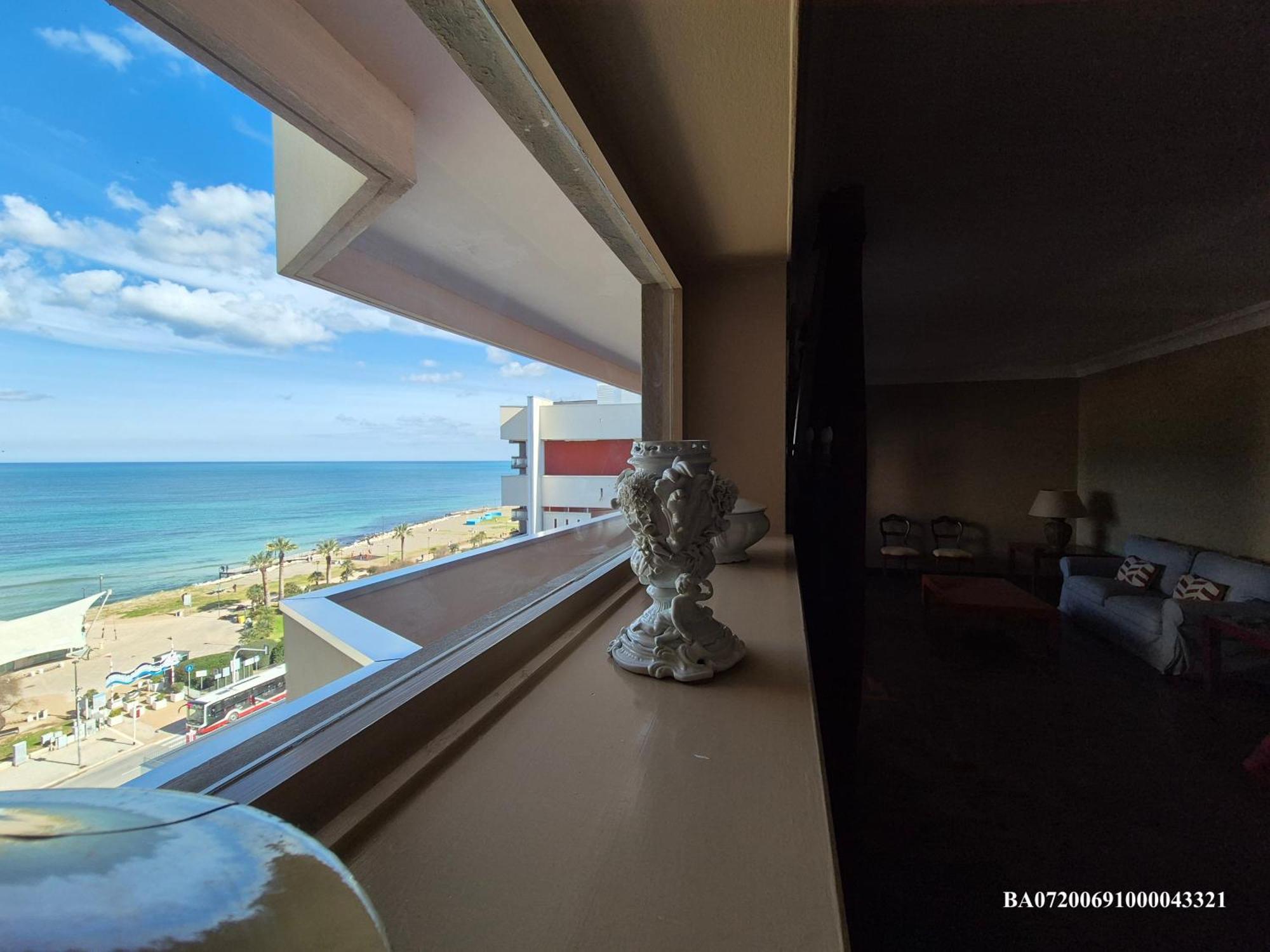 Front Beach Apartment - 3 Bedrooms Bari Zewnętrze zdjęcie