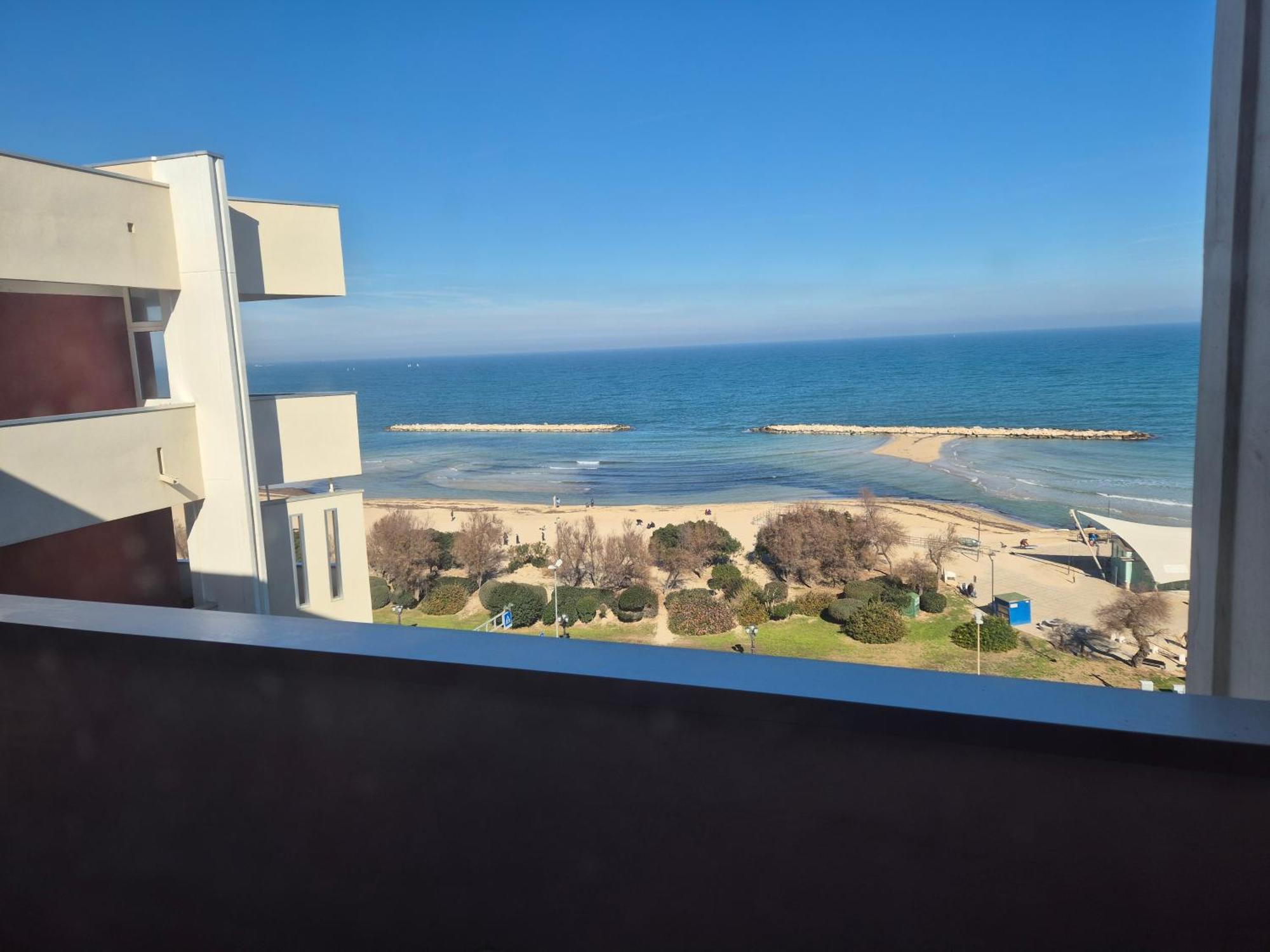 Front Beach Apartment - 3 Bedrooms Bari Zewnętrze zdjęcie
