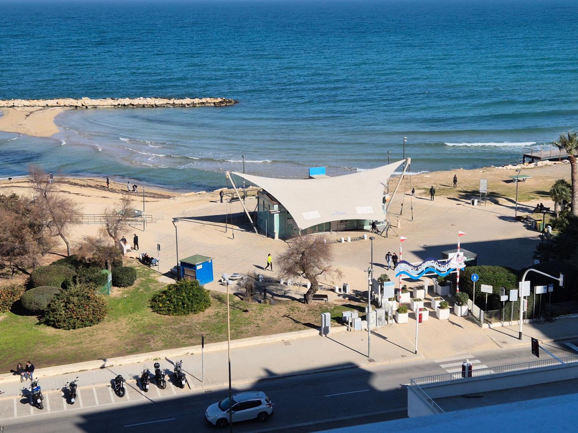 Front Beach Apartment - 3 Bedrooms Bari Zewnętrze zdjęcie